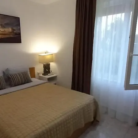 Mvine Apartament *