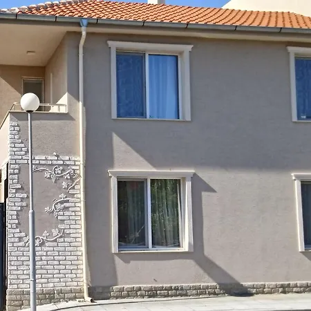 Mvine Nesebăr